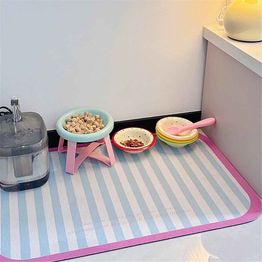 Checkered Dog Food Mat, Absorbent Leak-Proof Pet Feeding Mat, Quick Dry Cat Food Mat for Messy Drinkers 15.7" x 11.8"