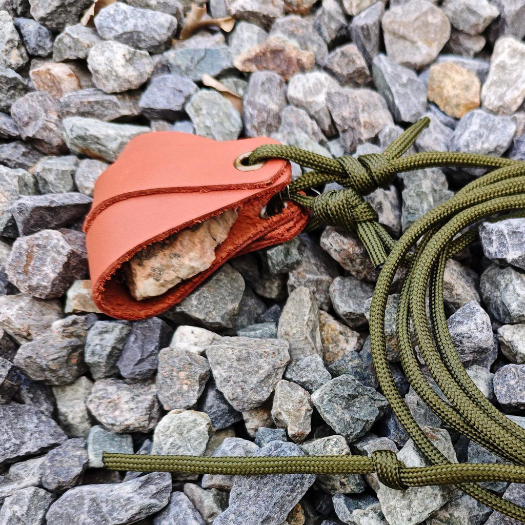Leather Shepherd Sling Handmade Paracord Shepherds Sling Rock Thrower Old-Fashioned Slingshot（orange-red）