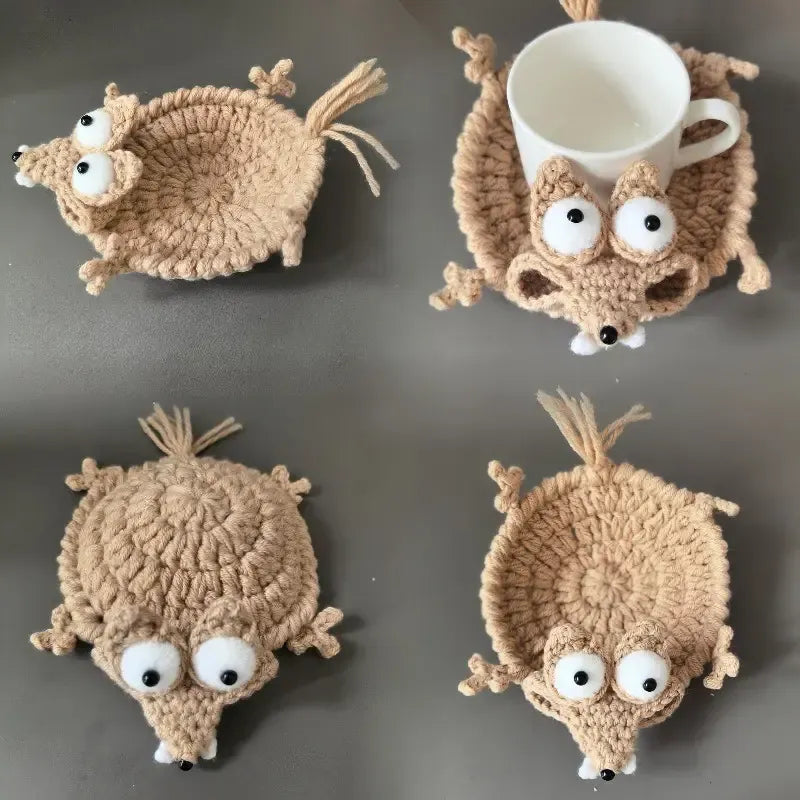 2PCS Hand-crocheted squirrel coaster, soft and durable yarn. The cute and adorable design combines decoration, heat insulation, and stress relief in one. Compact and practical, it brightens up your office life.
