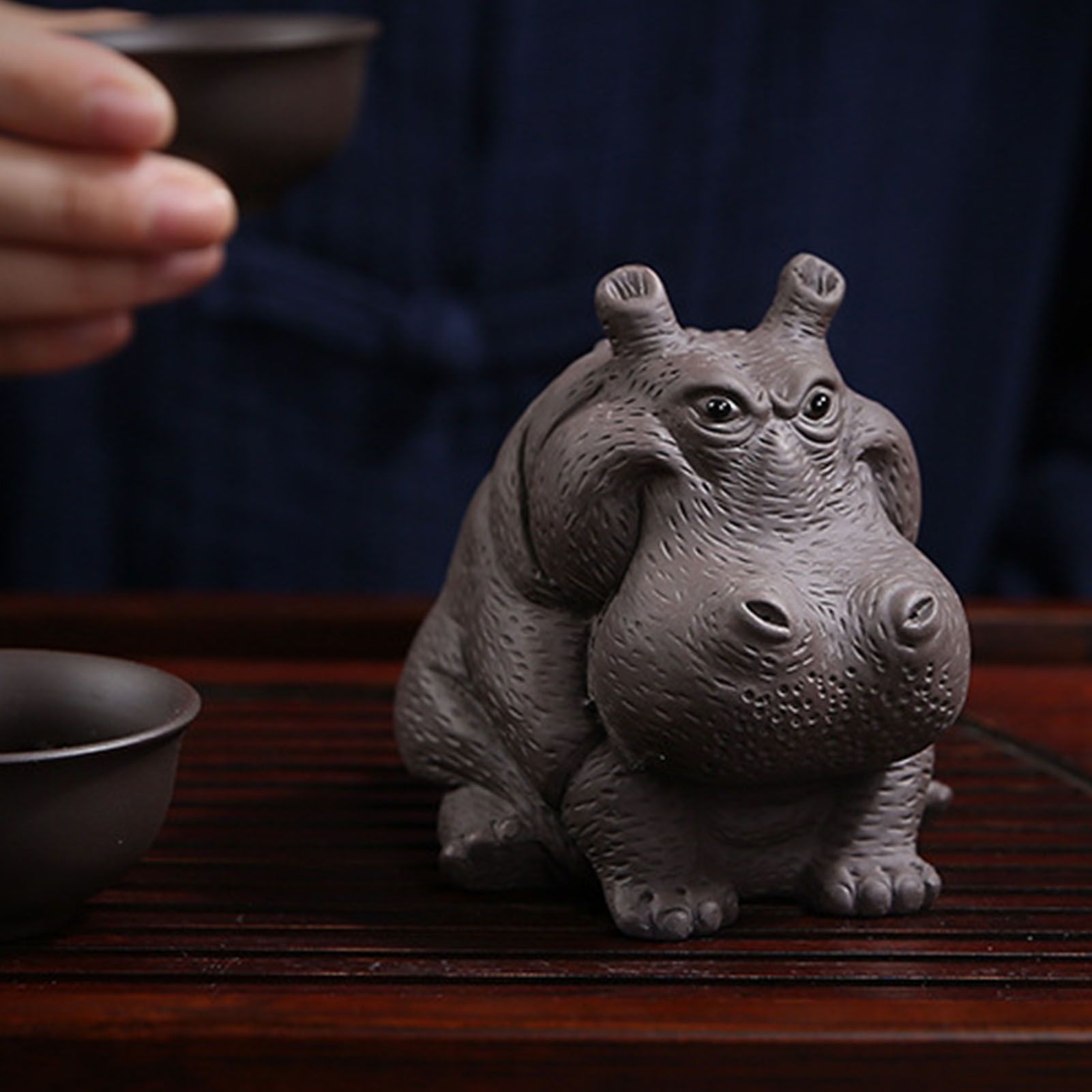 Hippo Figurine Purple Clay Ceramic Tea Pet Sculpture Hippo Statue Desktop Ornament for Tea Set Accessories Home Tea Tray Decor