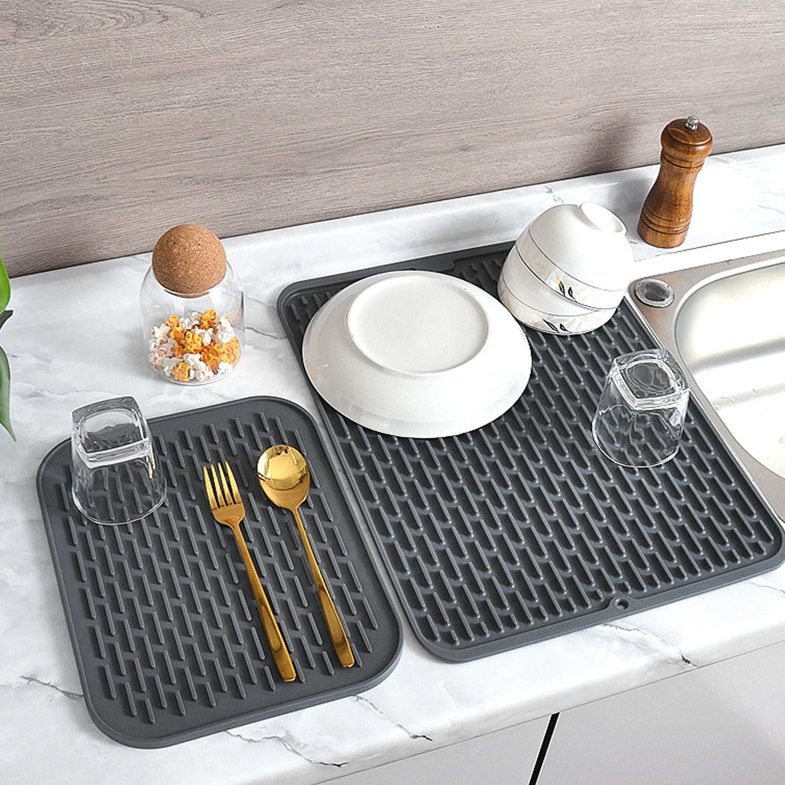 Rectangular Silicone Dish Drying Mat Heat Insulation Anti Slip Dish Drying Mat with Built in Drain Lip for Kitchen Counter Large Size