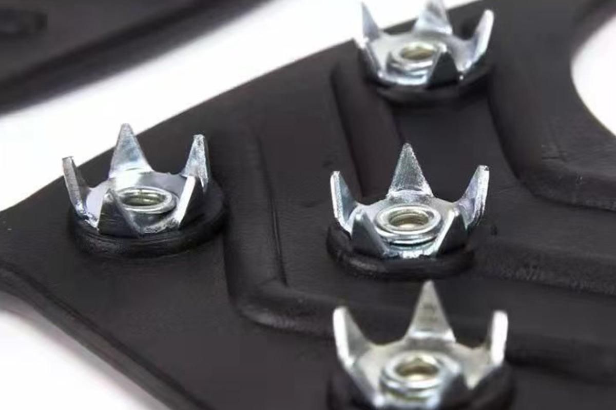 2 Pairs Ice Cleats Traction Crampons Snow Grips with 8 Spikes for Boots Shoes - For EU40-45