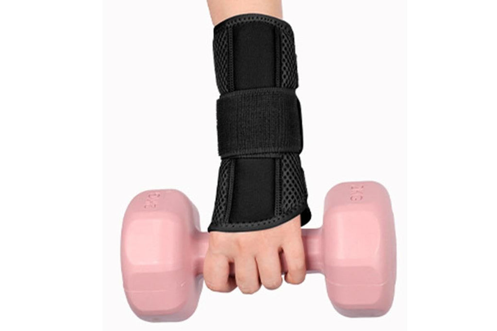 Adjustable Wrist Brace with Removable Steel Splint for Carpal Tunnel Support - Black & Right & M