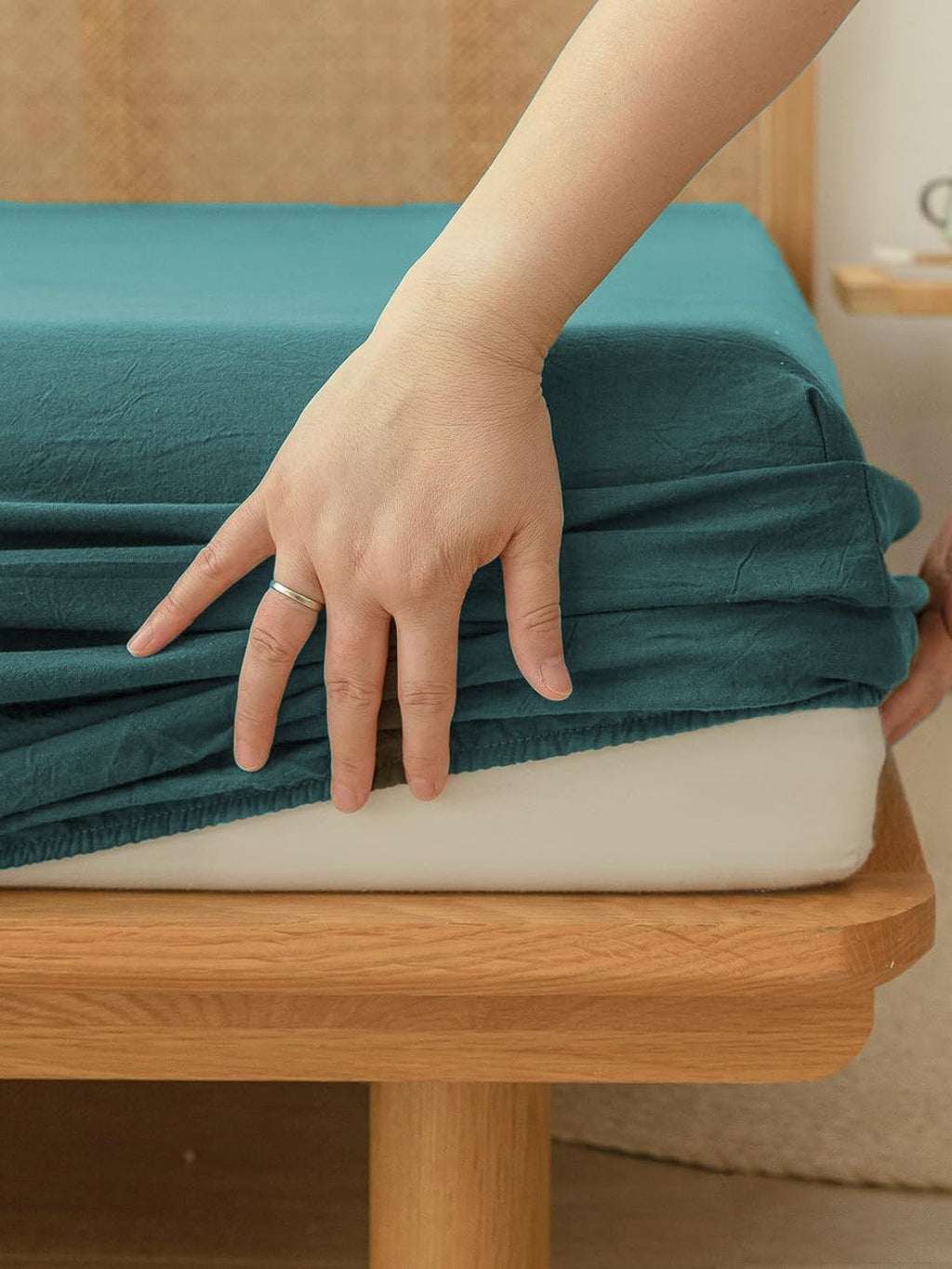 100% Cotton Fitted Sheet - Super Soft 40cm Deep Pocket Bottom Sheets - White Elastic Sheet（Queen,Biscay blue)